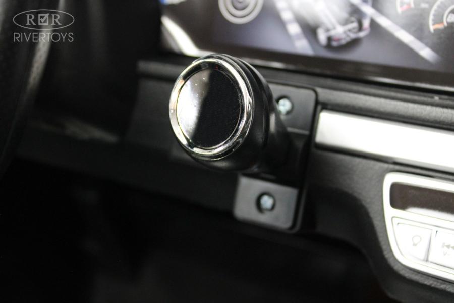 Детский электромобиль RiverToys Mercedes-AMG G63 4WD (S307) черный