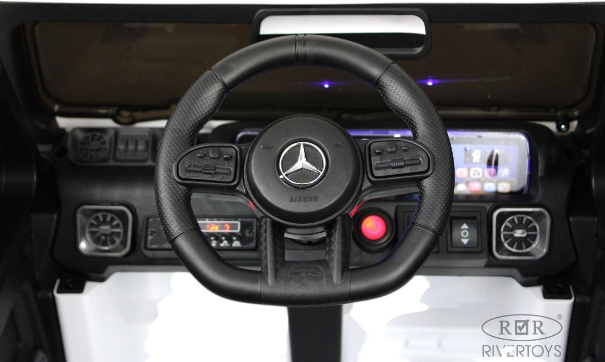 Детский электромобиль RiverToys Mercedes-Benz G63 4WD (Mercedes-AMG-G63-4WD-K999KK-WHITE) белый