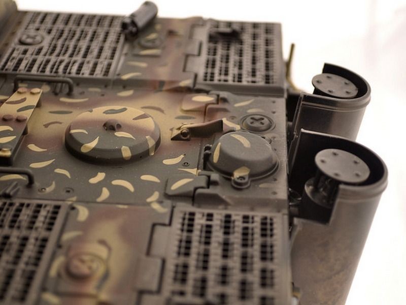 Р/У танк Torro Sturmtiger Panzer 1/16  2.4G, зеленый, ИК-пушка, деревянная коробка, TR1111700301