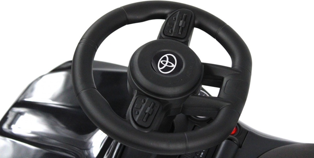 Детский толокар Toyota Land Cruiser 300 RiverToys (Z002ZZ-D) (черный)
