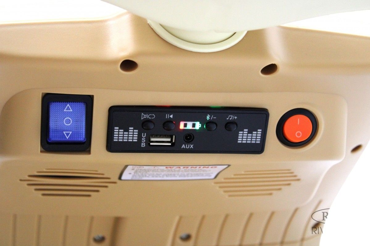 Детский электроскутер RiverToys (K444PX-A-BEIGE) бежевый