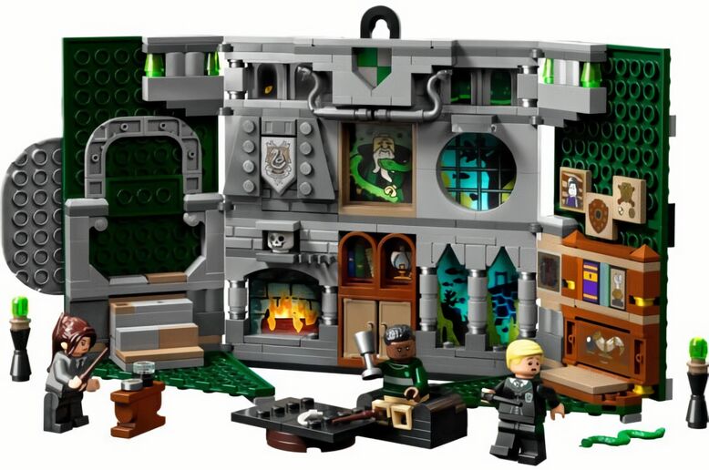 (EU) Конструктор LEGO Harry Potter Знамя факультета Слизерин (76410)