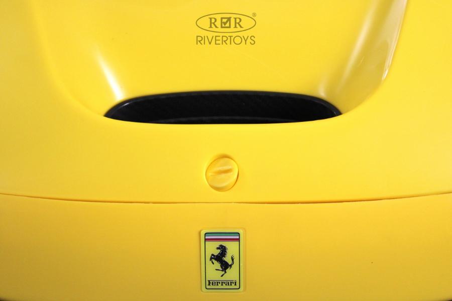Детский электромобиль RiverToys F111FF желтый