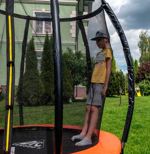 Батут DFC KENGOO II 10ft чёрно-оранжевый, внутр.сетка, лестница (305см) 10FT-BAS-BO