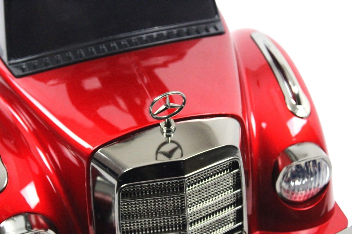 Детский толокар RiverToys Mercedes-AMG 300S (G300GG-RED-GLANEC) красный глянец