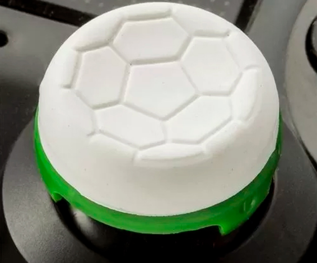 Низкие накладки на стики KontrolFreek Futbol Freek для геймпада DualShock PS4 (белый)