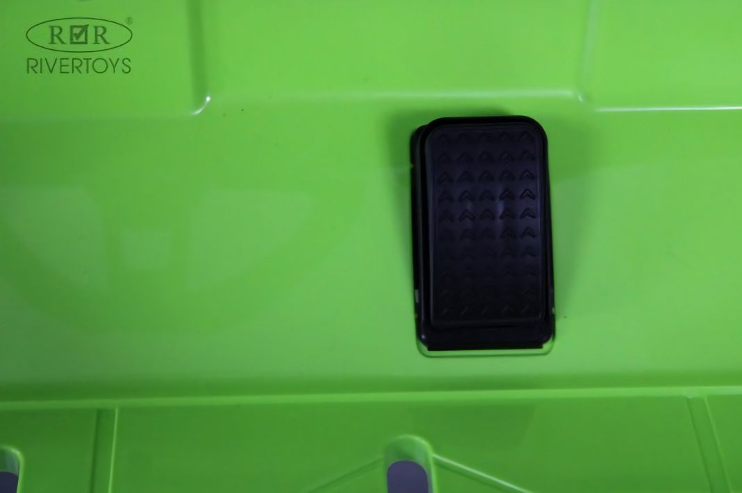 Детский электромобиль Jeep A222AA зеленый