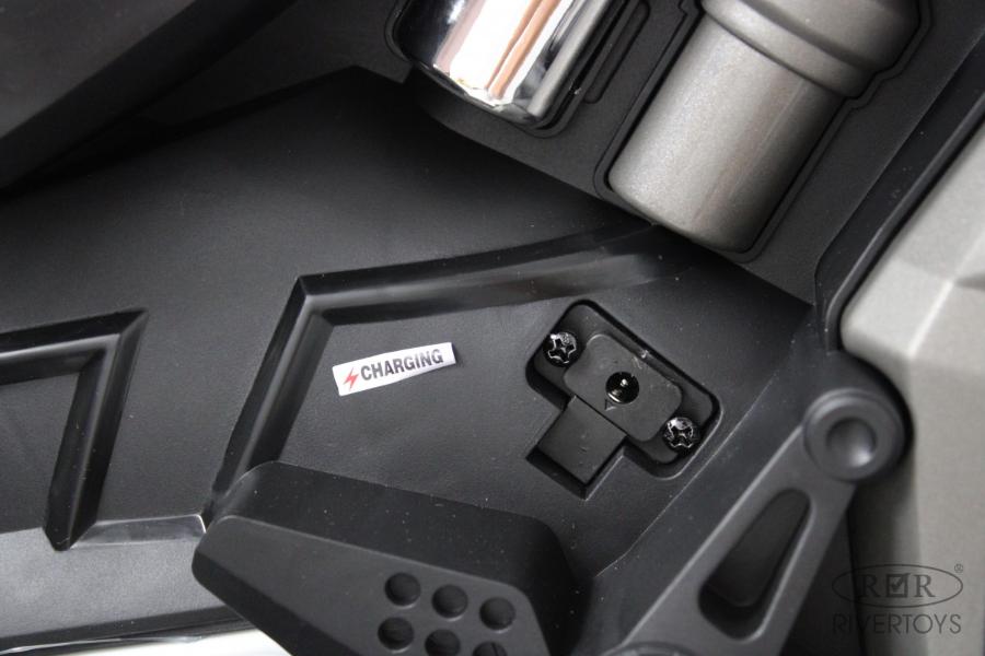 Детский электромотоцикл RiverToys C111MC серый