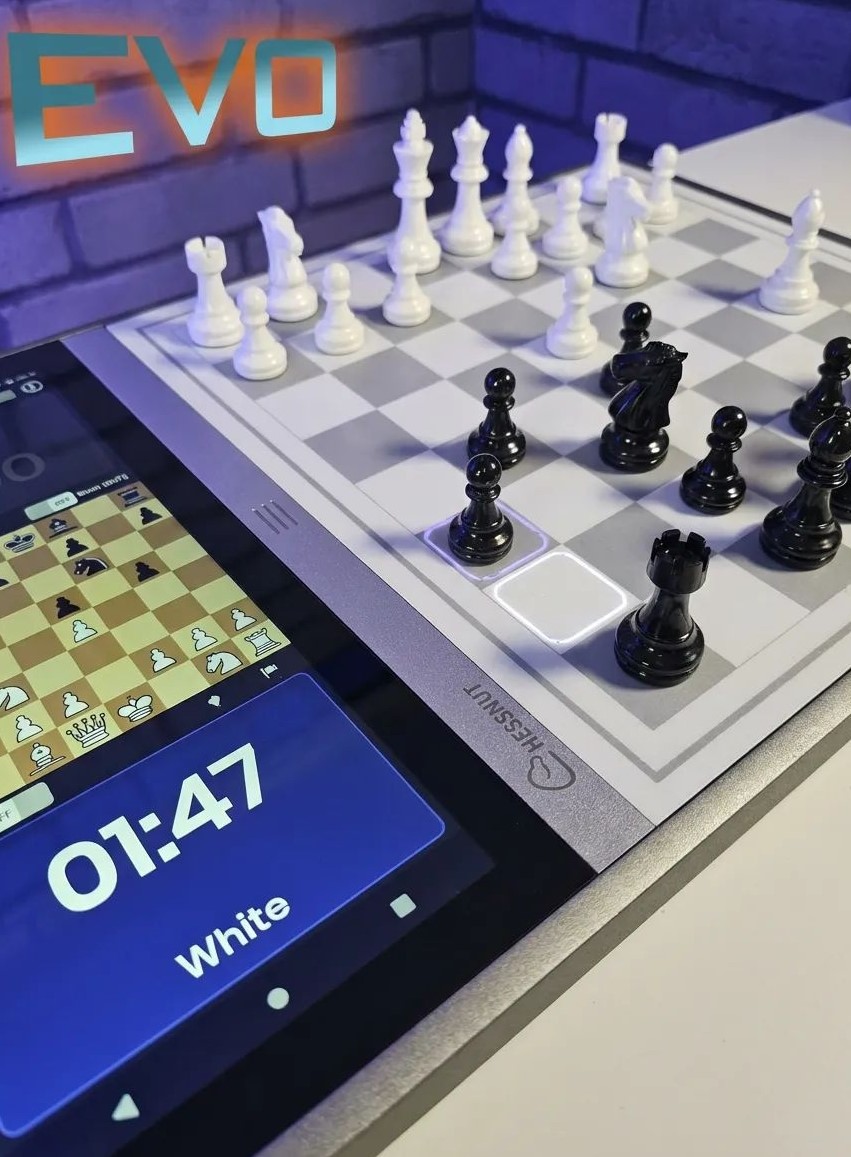Шахматы Chessnut Evo с искусственным интеллектом