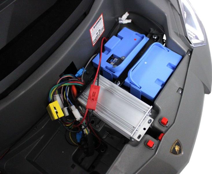 Детский электромобиль RiverToys Lamborghini Aventador SV (M777MM) серый