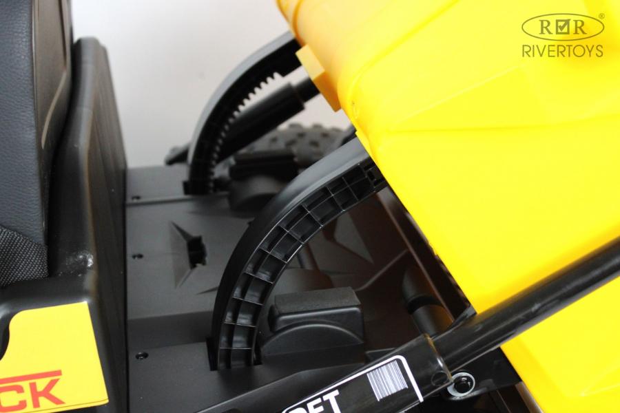 Детский электромобиль RiverToys K111AM жёлтый
