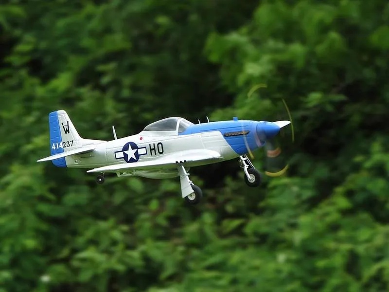 Радиоуправляемая модель самолет Top RC top018D P-51D Pro синий 750мм flight controller PNP