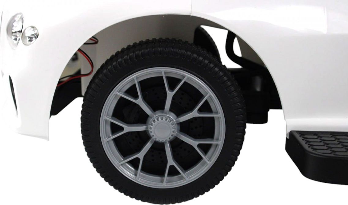 Детский толокар RiverToys (Z005ZZ-T-WHITE) белый
