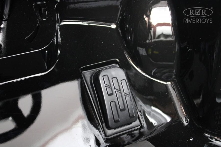 Детский электромобиль RiverToys М444БХ черный глянец
