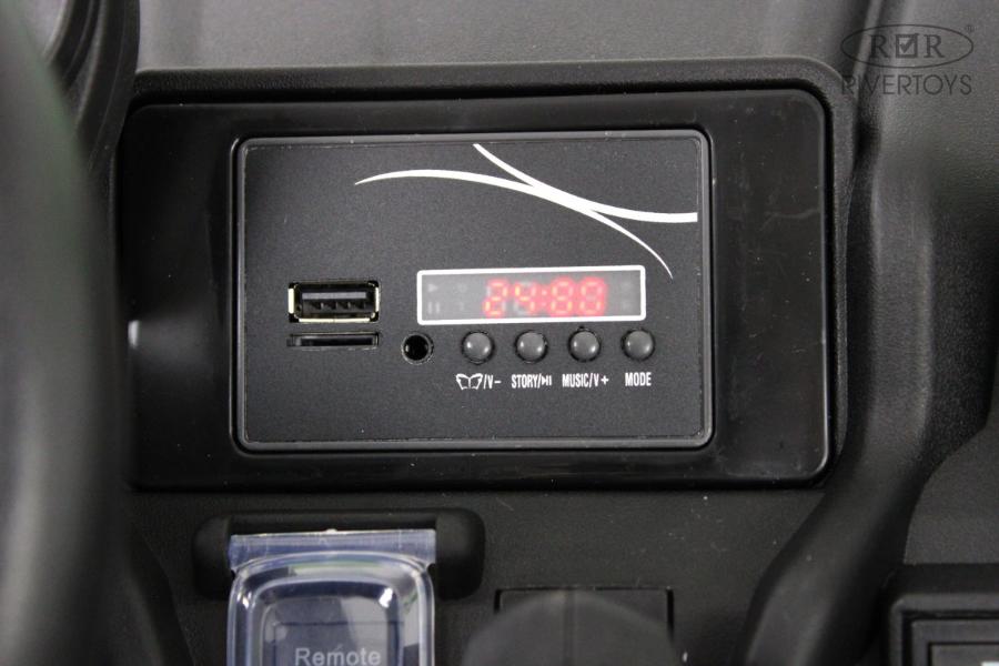 Детский электромобиль RiverToys BRP Can-Am Maverick (Y111YY) зеленый