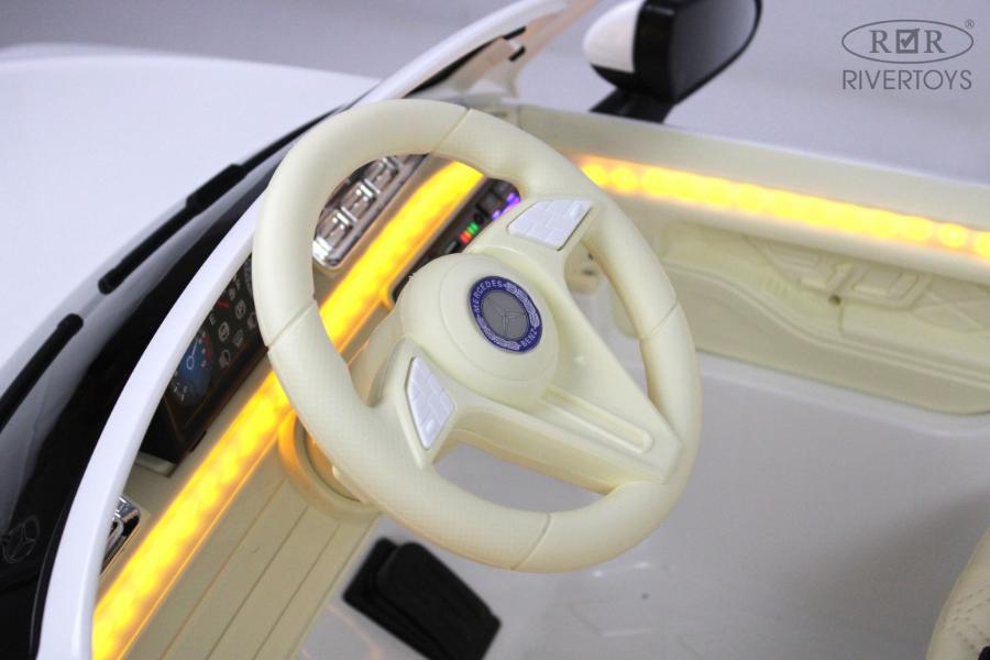 Детский электромобиль RiverToys М333БХ 4WD белый