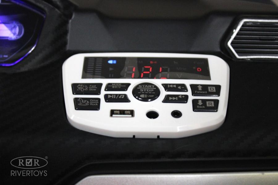 Детский электромобиль RiverToys Lamborghini Urus (E777EE) белый