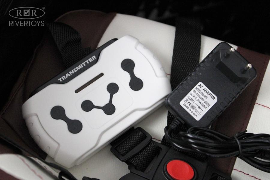 Детский электромобиль RiverToys М555БХ черный глянец