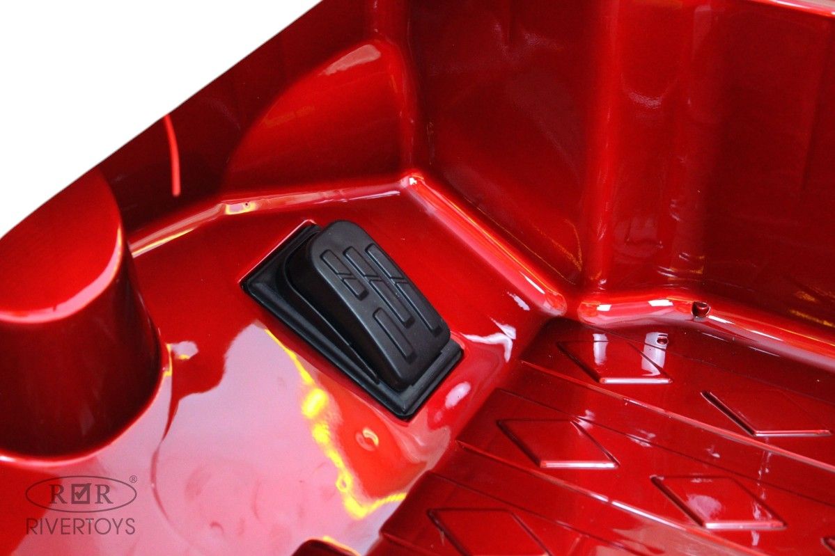 Детский электромобиль RiverToys (М333БХ-RED-GLANEC) красный глянец