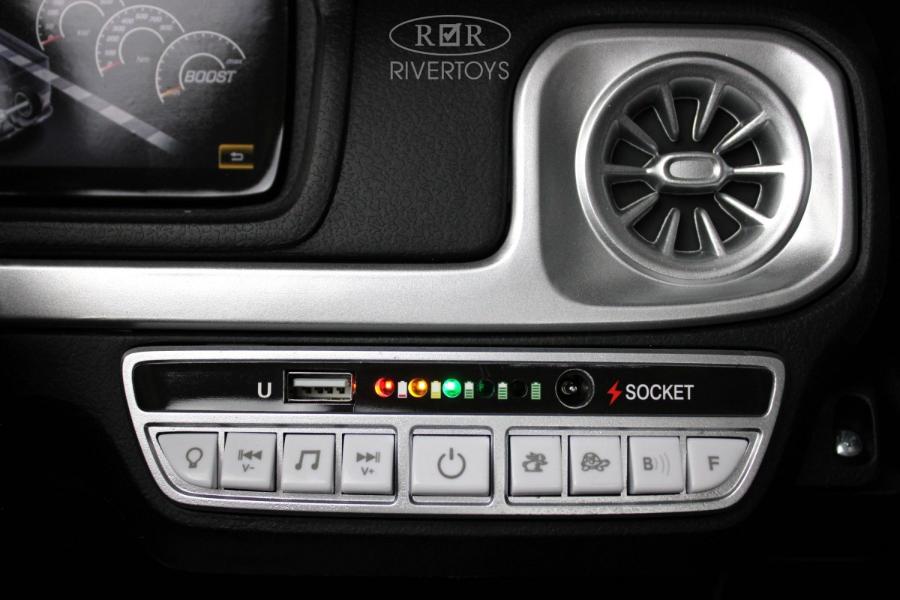 Детский электромобиль RiverToys Mercedes-AMG G63 4WD (S307) черный