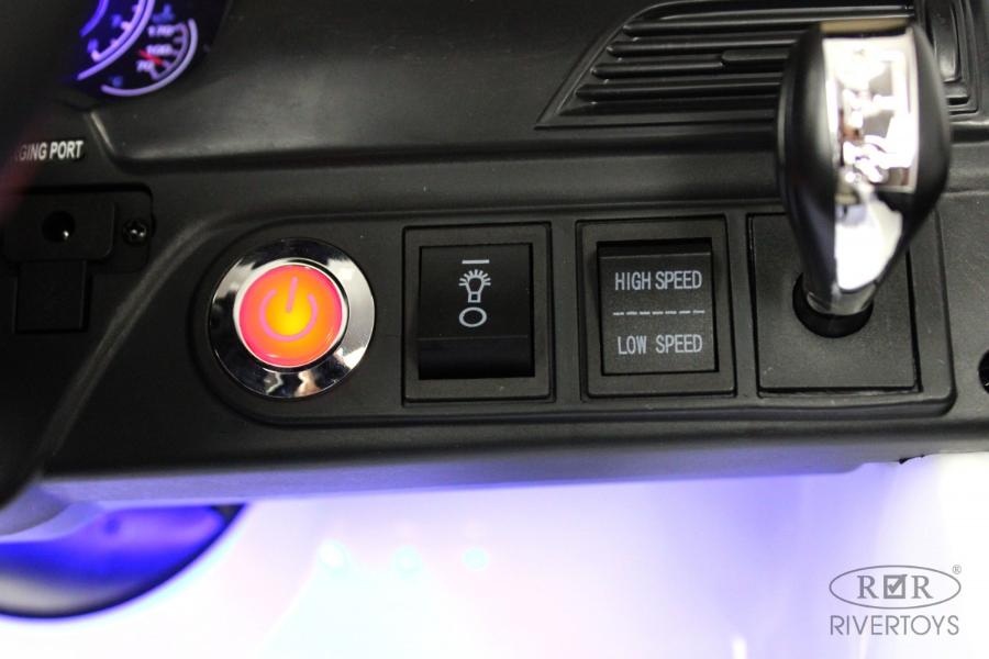 Детский электромобиль RiverToys BMW M5 Competition (A555MP) белый