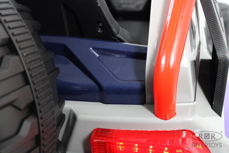 Детский электромобиль RiverToys K007AM серый