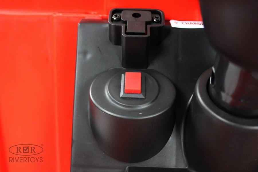 Детский электромобиль RiverToys G002GG красный