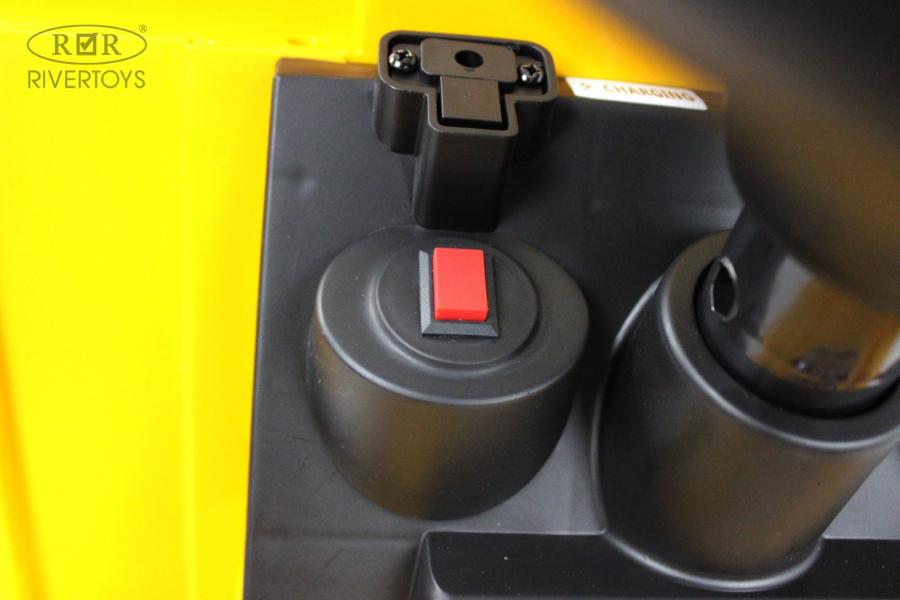 Детский электромобиль RiverToys G001GG жёлтый