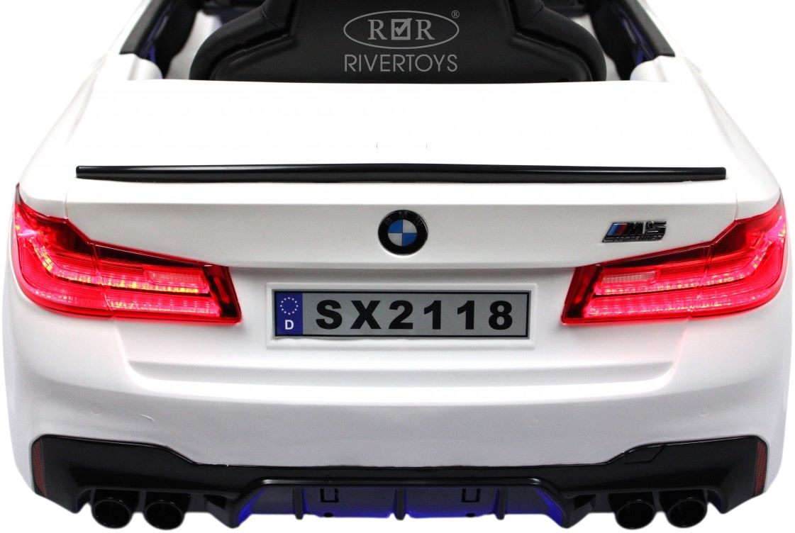 Детский электромобиль RiverToys BMW M5 Competition (A555MP) белый
