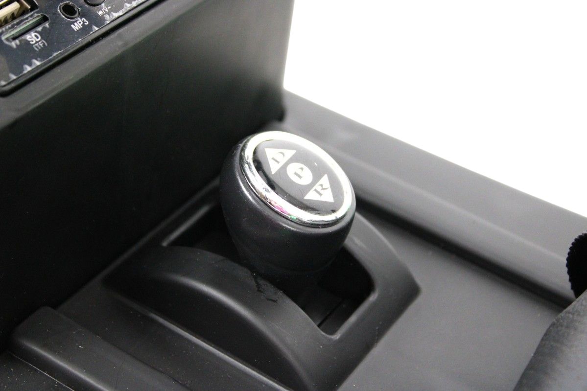 Детский электромобиль RiverToys O555OO зеленый