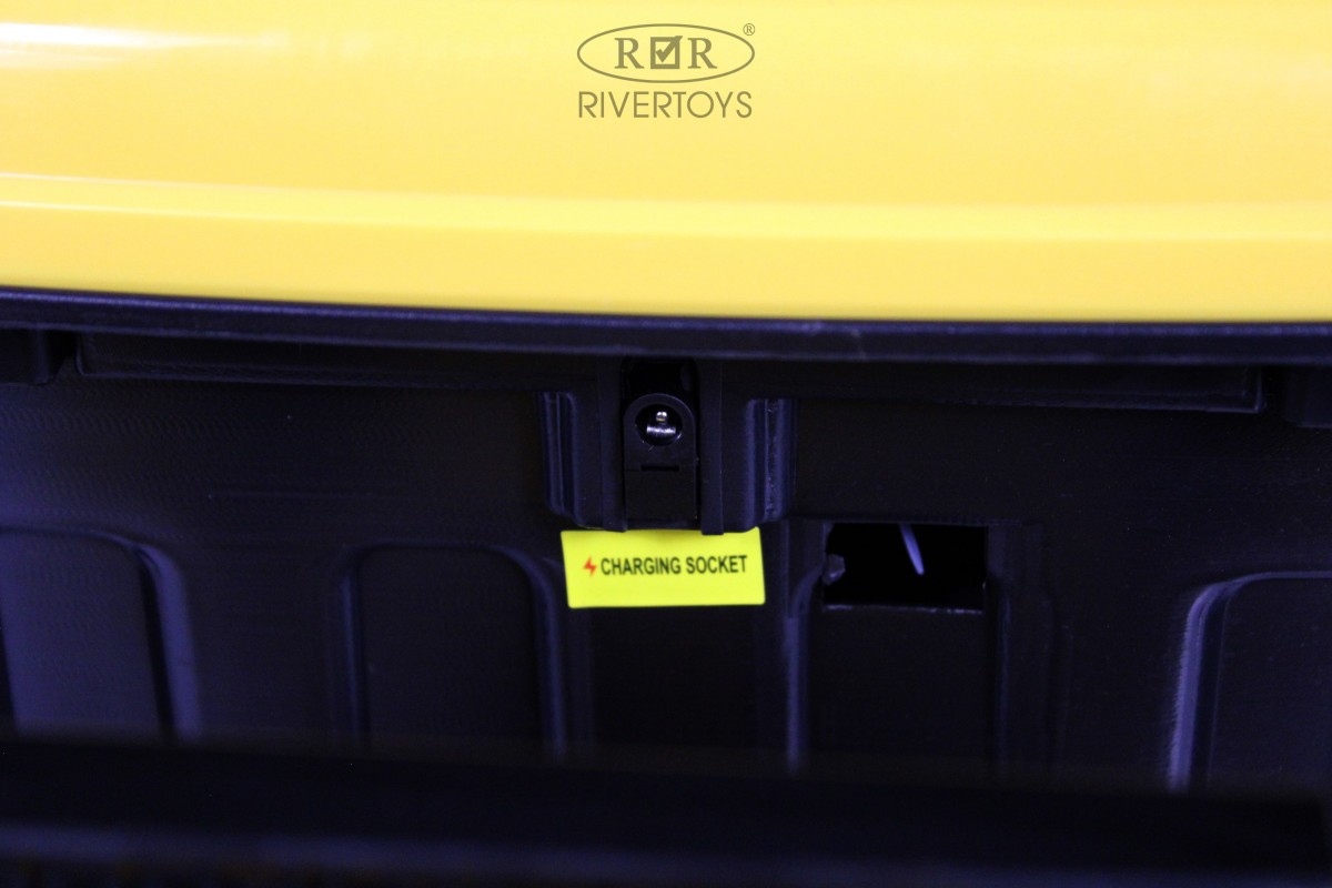 Детский электромобиль RiverToys K111KK желтый
