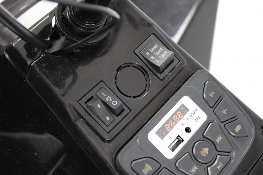 Детский электроквадроцикл RiverToys M009MM черный