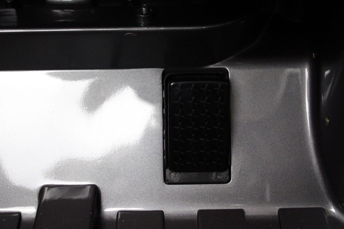 Детский электромобиль RiverToys Mercedes-Benz G63 (T999TT-SILVER-GLANEC     ) серый глянец