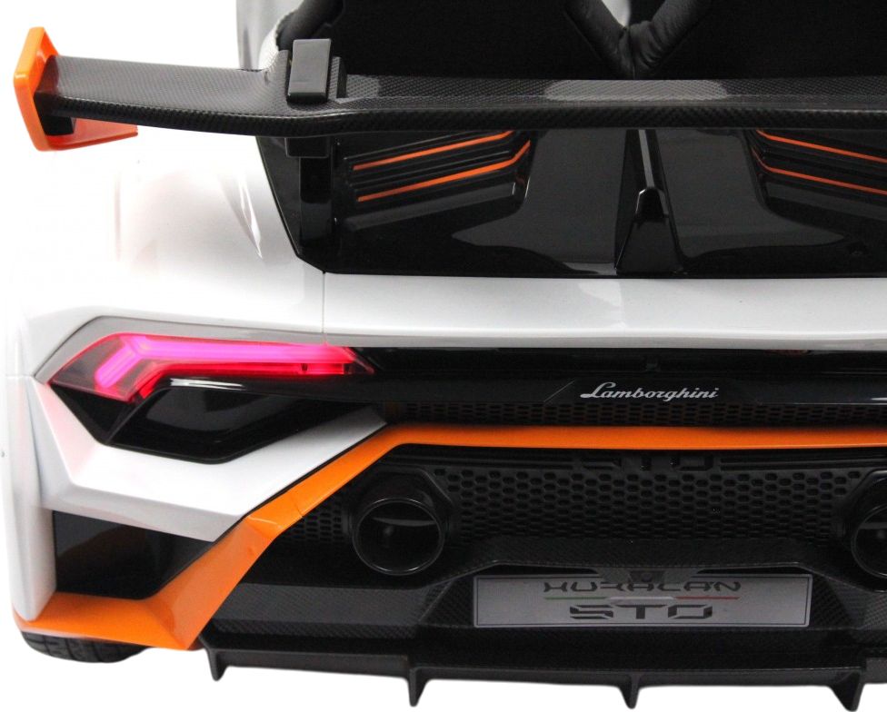 Детский электромобиль RiverToys Lamborghini Huracán STO (E888EE) белый