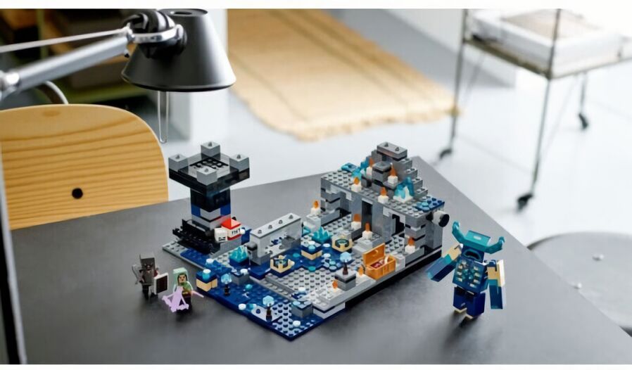 (EU) Конструктор LEGO Minecraft Битва в глубинной тьме (21246)