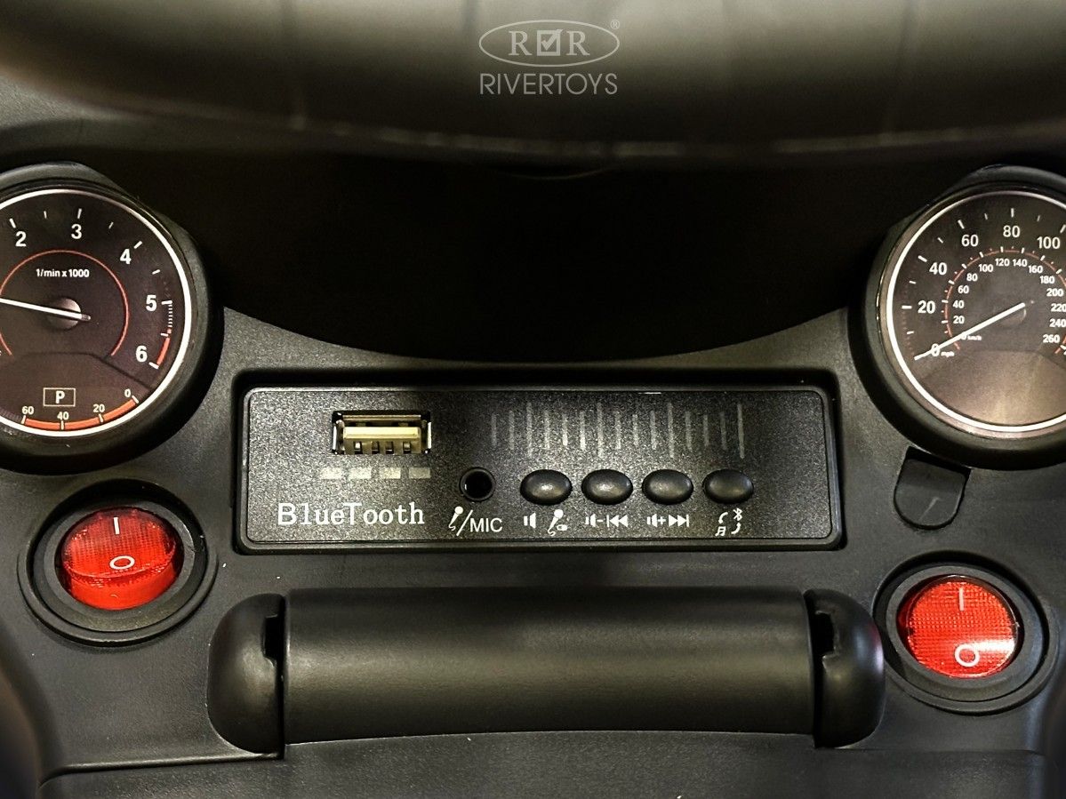 Детский толокар RiverToys Mercedes-Benz G63 (Z001ZZ-C-GREY-DIAMOND) серый бриллиант