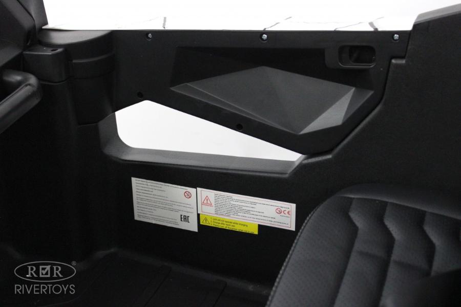 Детский электромобиль RiverToys M222MM белый Spider