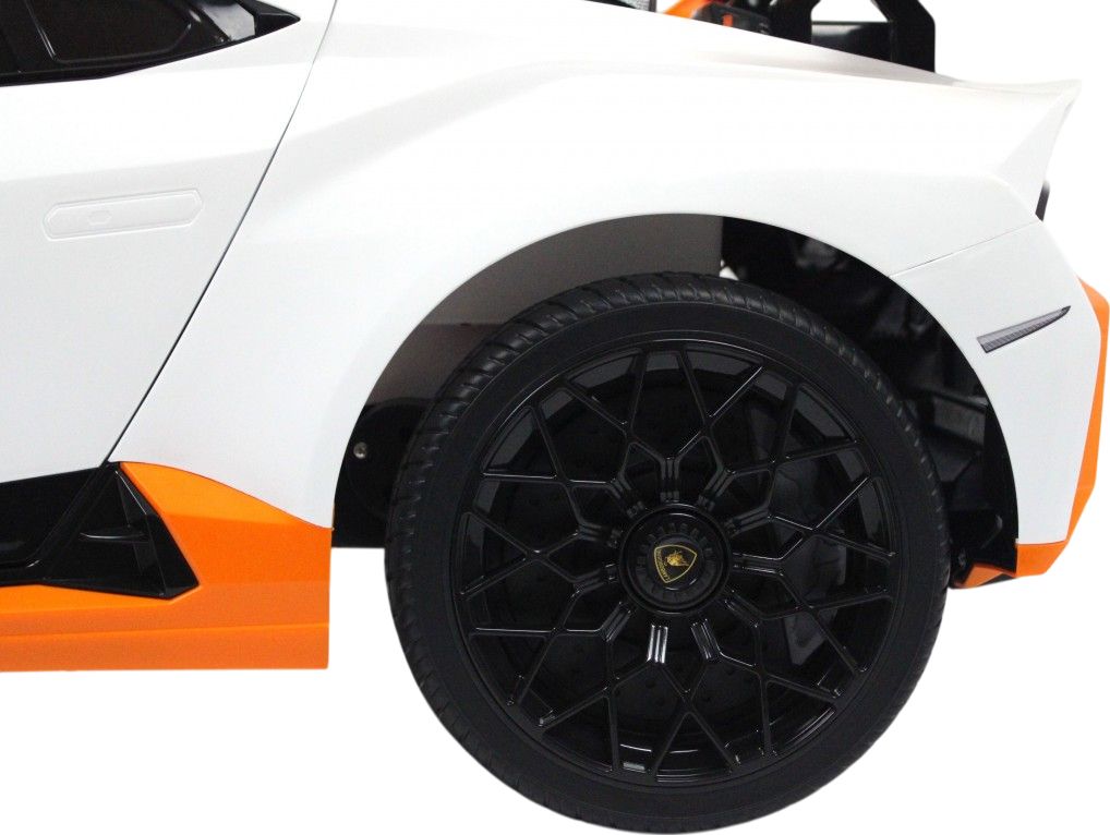 Детский электромобиль RiverToys Lamborghini Huracán STO (E888EE) белый