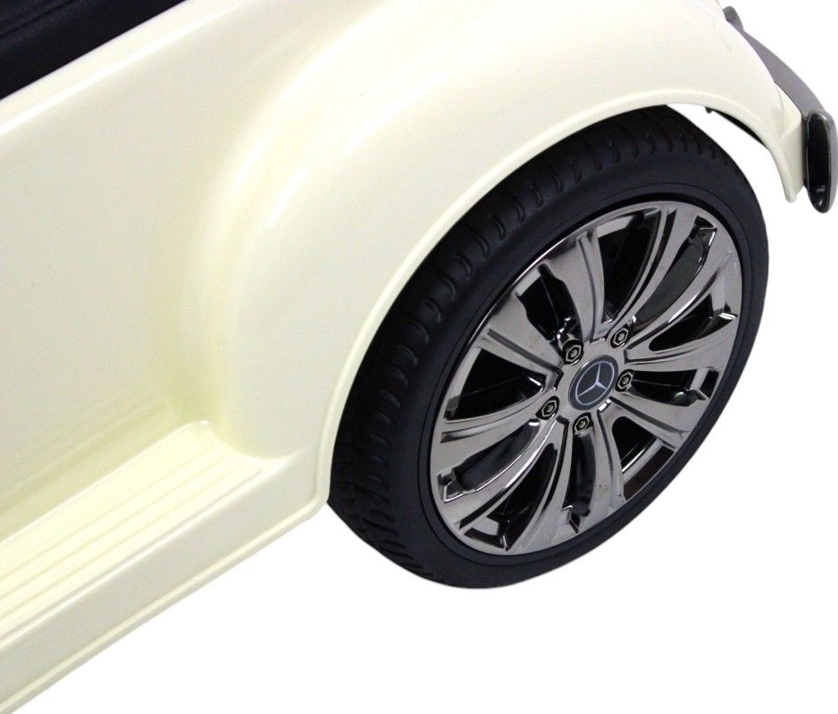 Детский толокар RiverToys Mercedes-AMG 300S (G300GG-WHITE) белый
