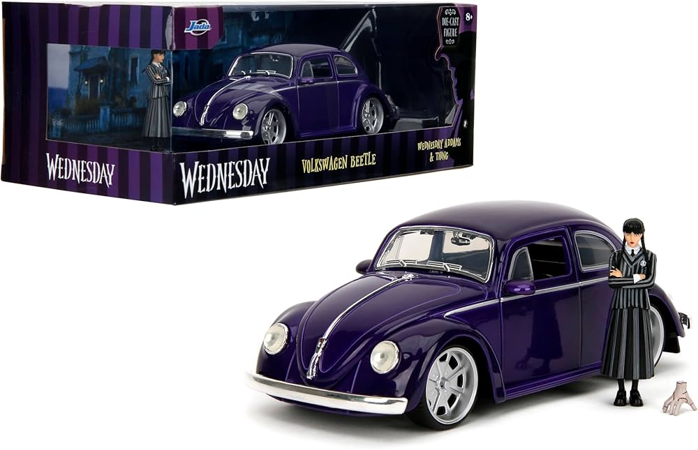 Модель автомобиля Jada 1:24 Wednesday Volkswagen Beetle w/Figure