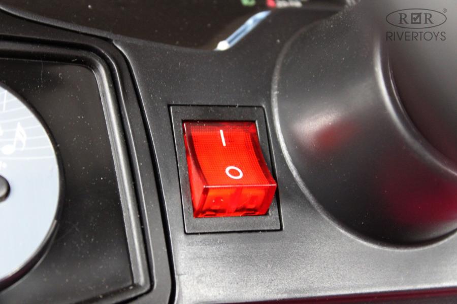 Детский электромобиль RiverToys AUDI Q7 (HL678) розовый