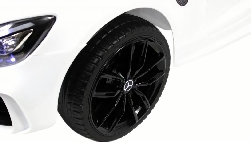 Детский электромобиль Mercedes-Benz AMG GT X777XX белый