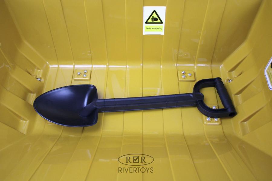 Детский электромобиль RiverToys C444CC жёлтый