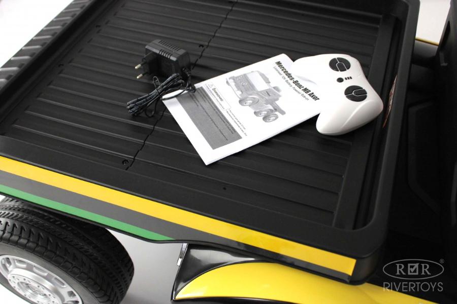 Детский электромобиль RiverToys Mercedes-Benz Axor с прицепом (H777HH) желтый