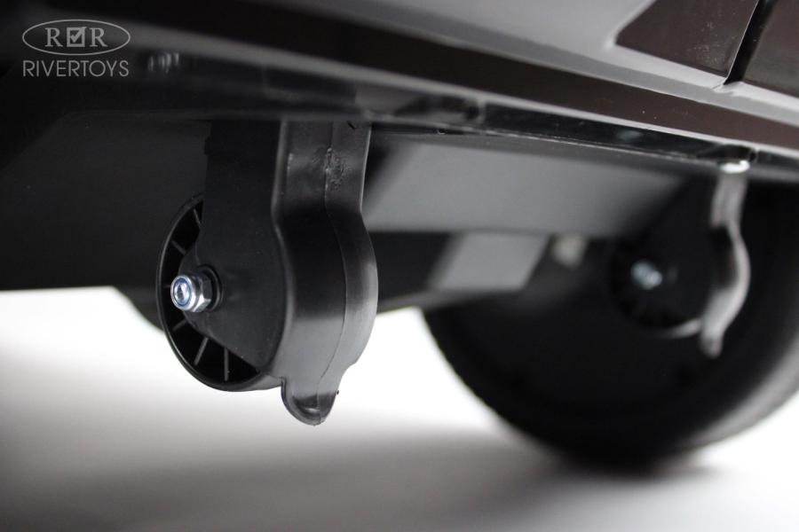 Детский электромобиль RiverToys Mercedes-AMG G63 4WD (S307) черный