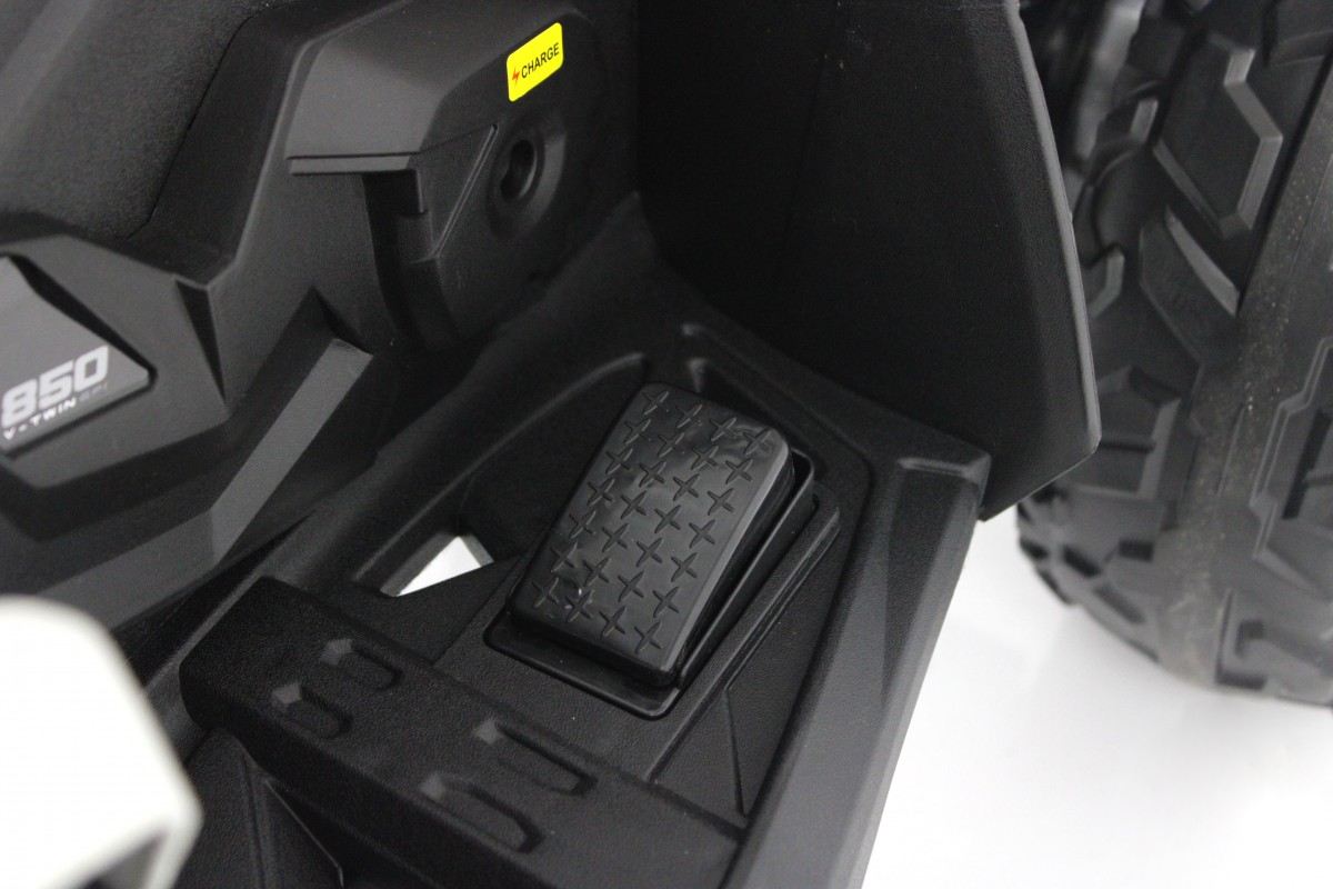 Детский электроквадроцикл RiverToys BRP Can-Am Renegade (Y333YY) белый