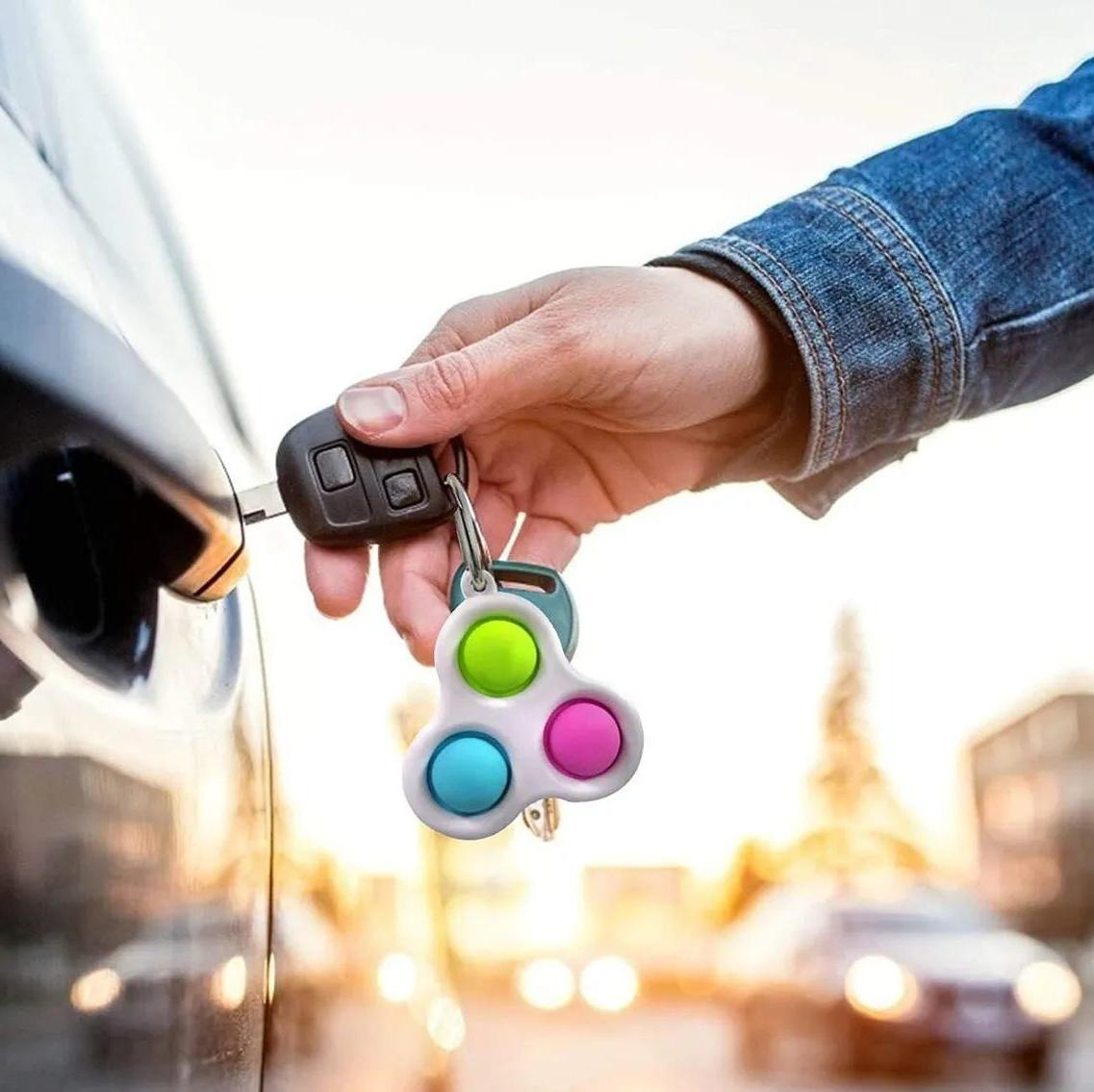 Брелок-игрушка Simple Dimple "Тройной" (белый) антистресс (тактильная, сенсорная)