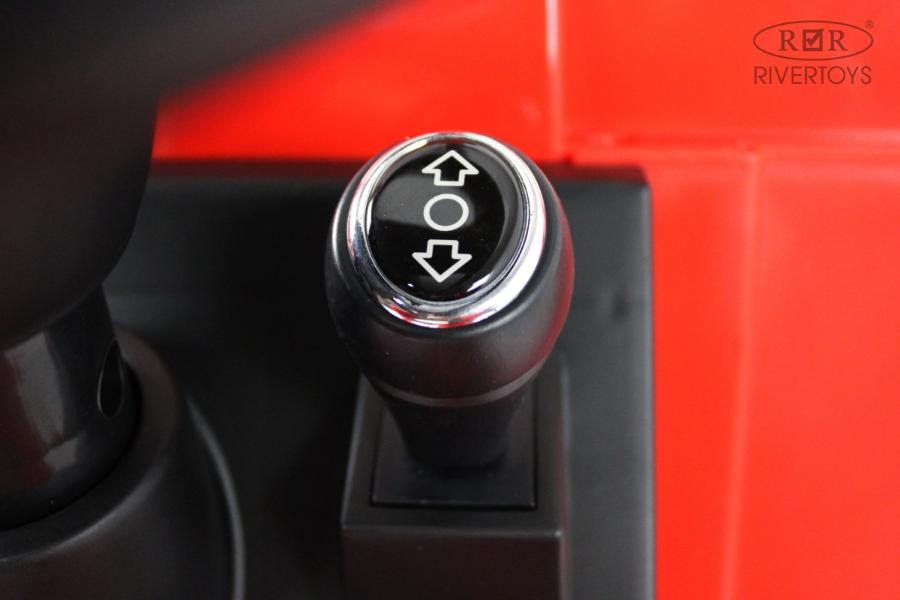 Детский электромобиль RiverToys G002GG красный