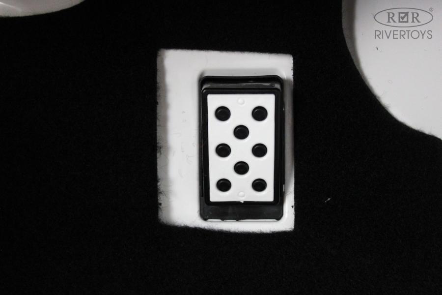 Детский электромобиль RiverToys Lamborghini Urus (E777EE) белый