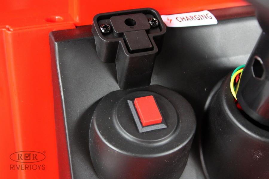 Детский электромобиль RiverToys G001GG красный